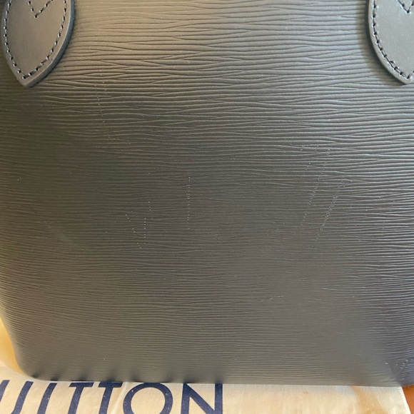 Louis Vuitton Neverfull MM Epi Noir - Picture 6 of 16
